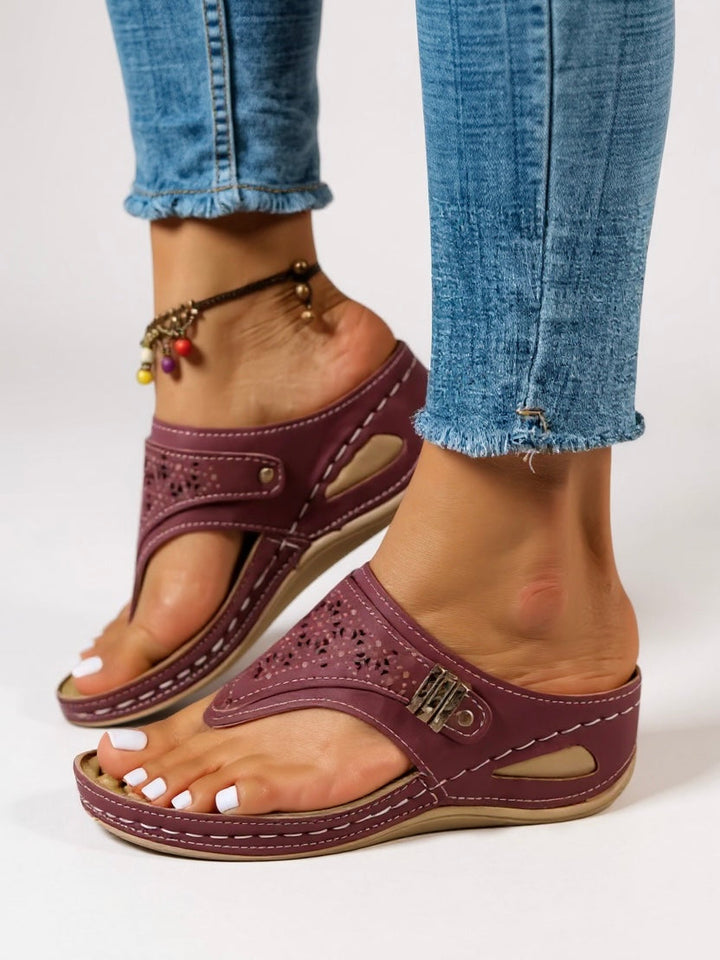 Clara | Slip-On Sandaler Dam Med Utskurna Detaljer