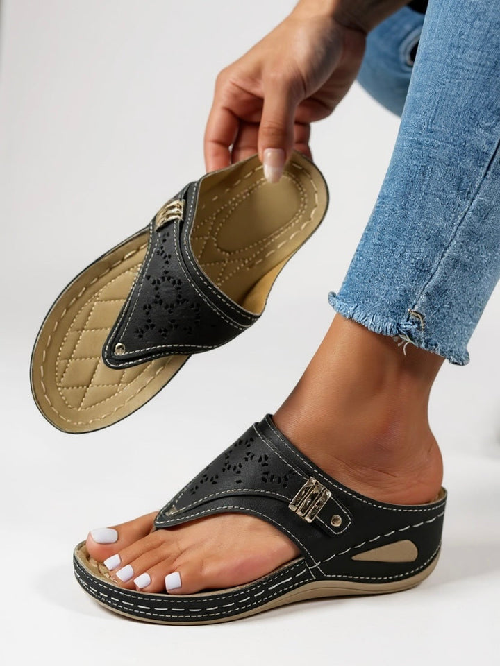 Clara | Slip-On Sandaler Dam Med Utskurna Detaljer