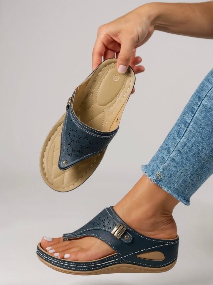 Clara | Slip-On Sandaler Dam Med Utskurna Detaljer