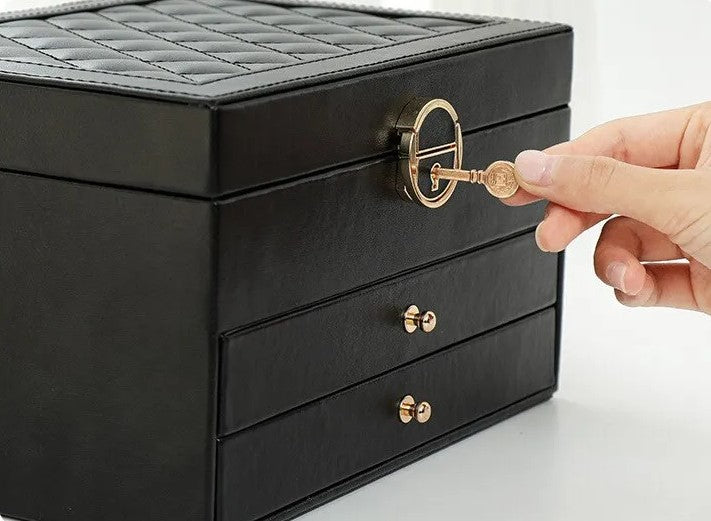 Elegant Smyckeskrin I Flernivådesign – Rymlig Förvaring För Smycken Och Accessoarer