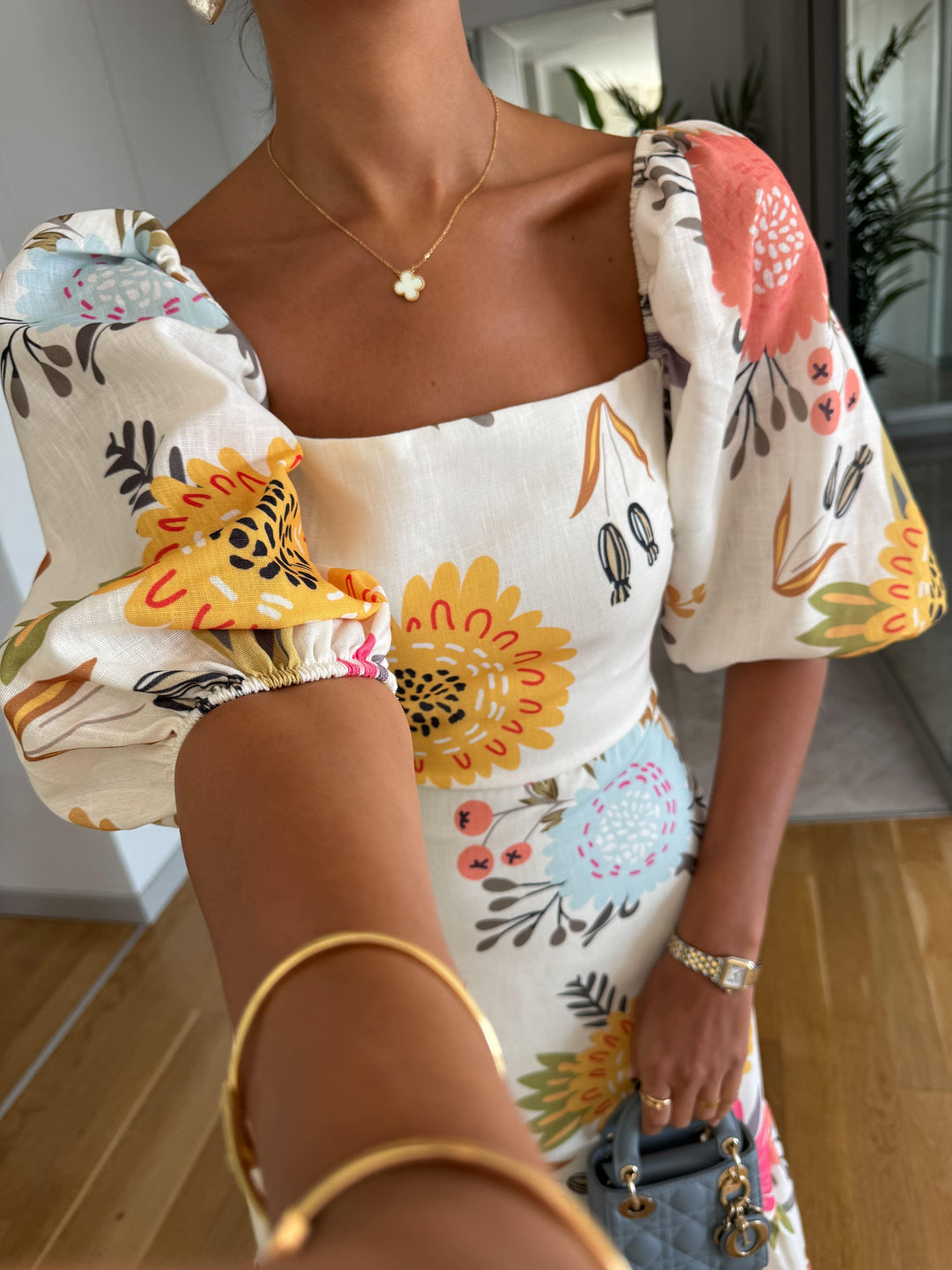 Filippa | Midiklänning Puffärm Elegant