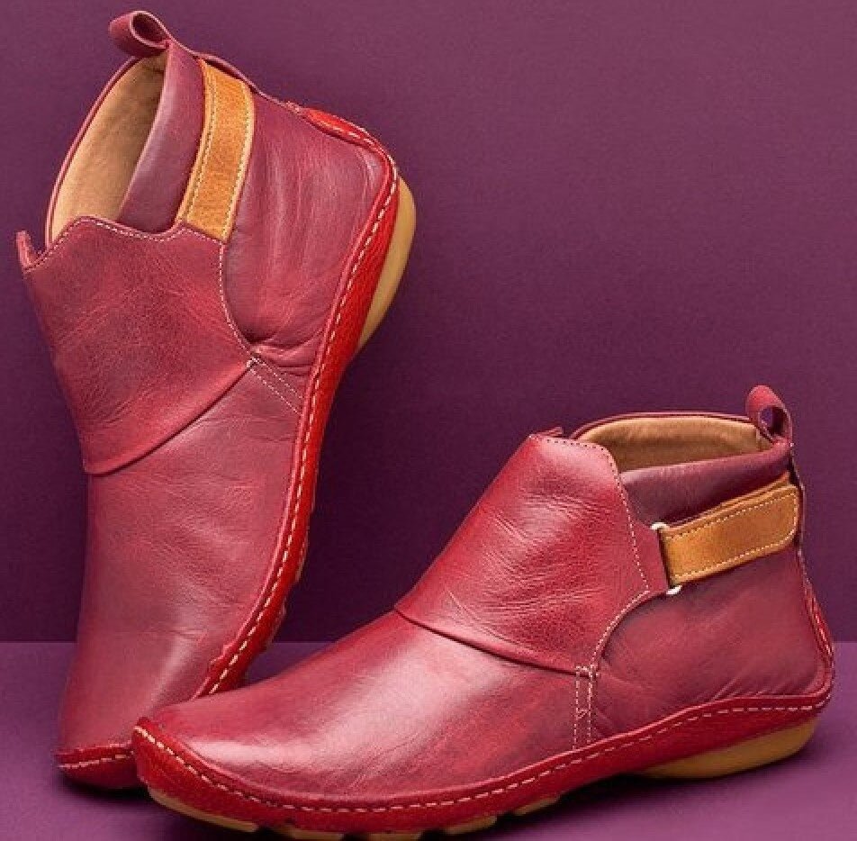Signe | Ankelboots för dam med justerbar rem