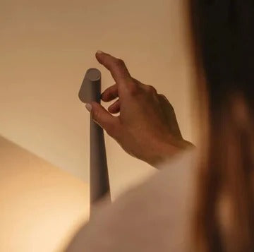 Minimalistisk LED-Stämningslampa Med Touchstyrning Steglös Dimring Och USB-C